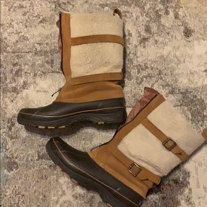 Women’s snow boots